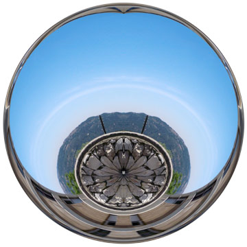 Sphere 18 [Hochhaus], 33 x 48 cm, C-Print, 2009